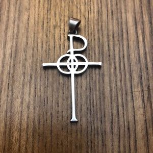 Retired janes Avery unity cross pendant